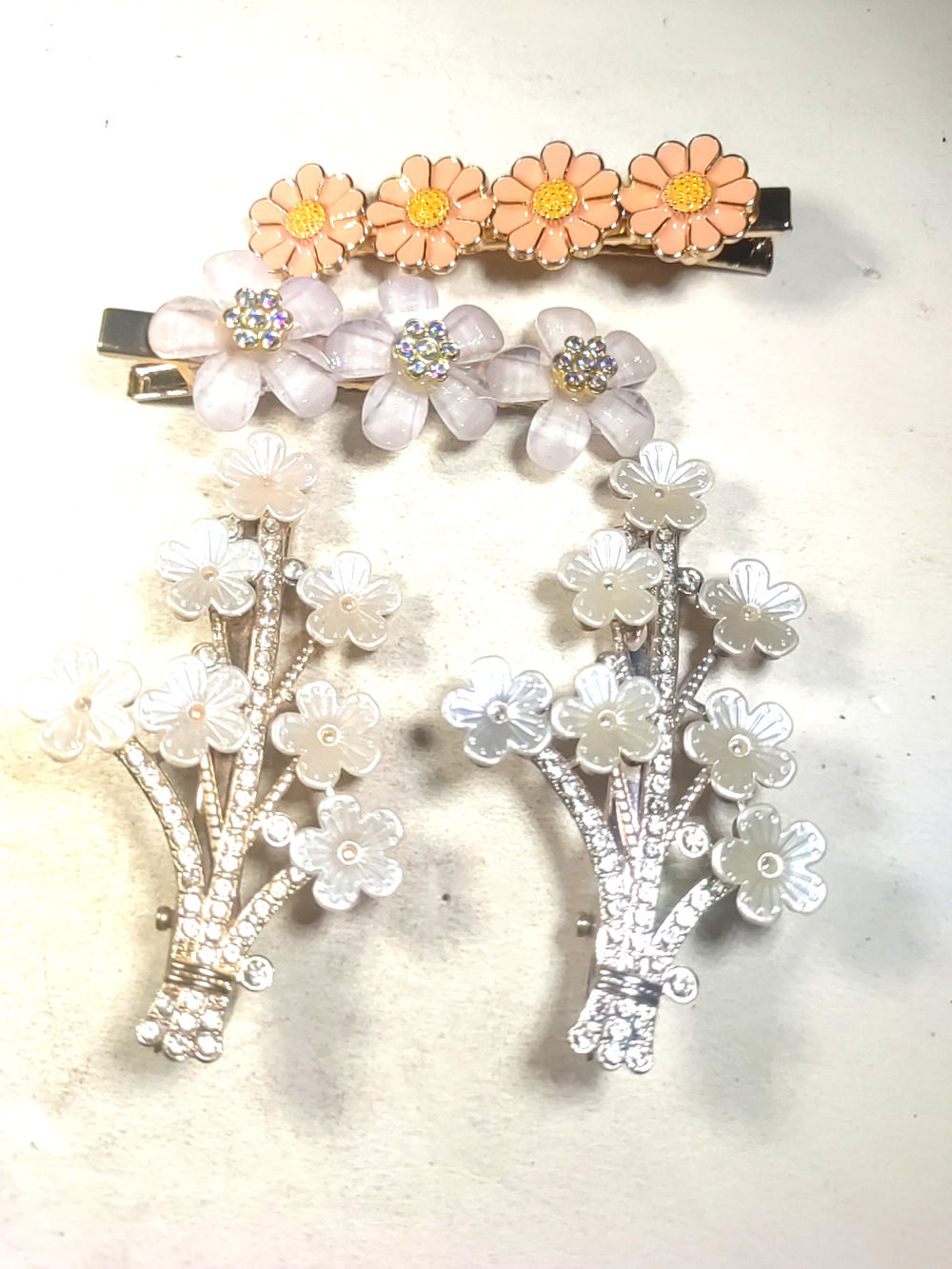 Floral Hair Barrettes Clips. White And Pink Lot Of 4
